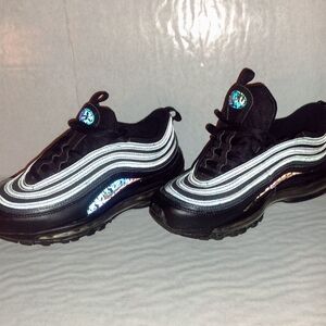 Nike Women's Black and Silver Sneakers